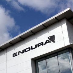 Endura vestirá al equipo Movistar