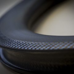 Mavic lanza sus primeras ruedas con llantas 100% de carbono