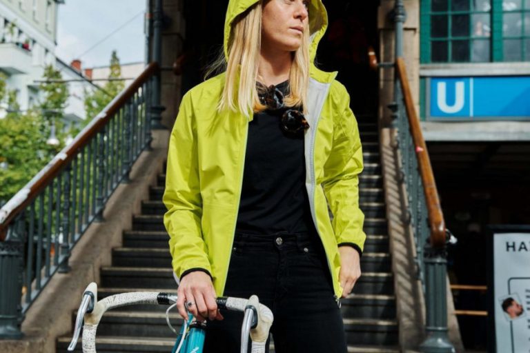 Rapha Women’s Commuter Jacket TopBici