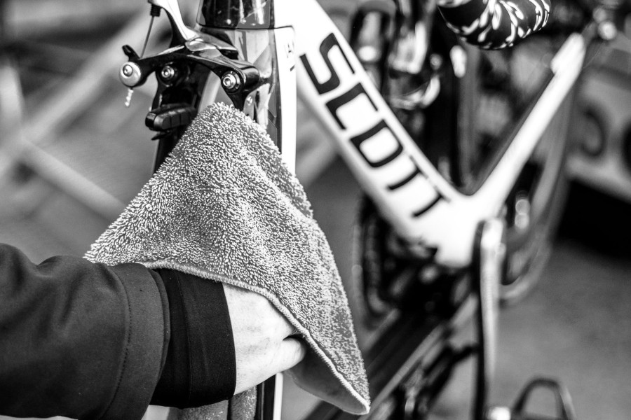 Muc-Off Luxury Microfibre Polishing Cloth
