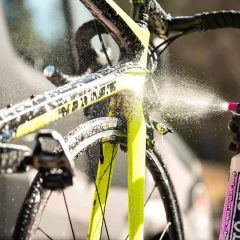 Cómo limpiar tu bicicleta con Muc-Off