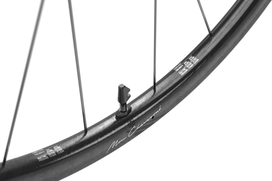 DT Swiss PRC 1100 DICUT 24 Mon Chasseral rim