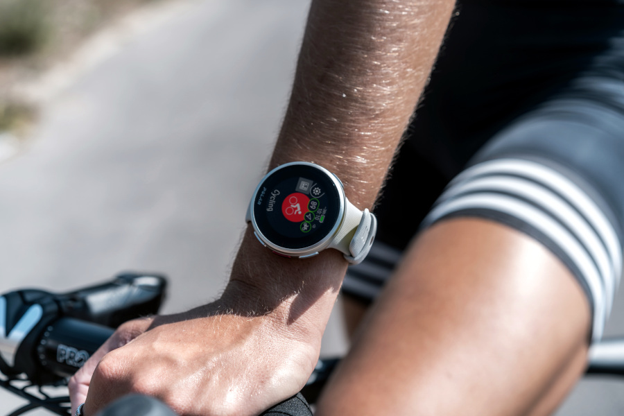 Polar Vantage V2 cycling