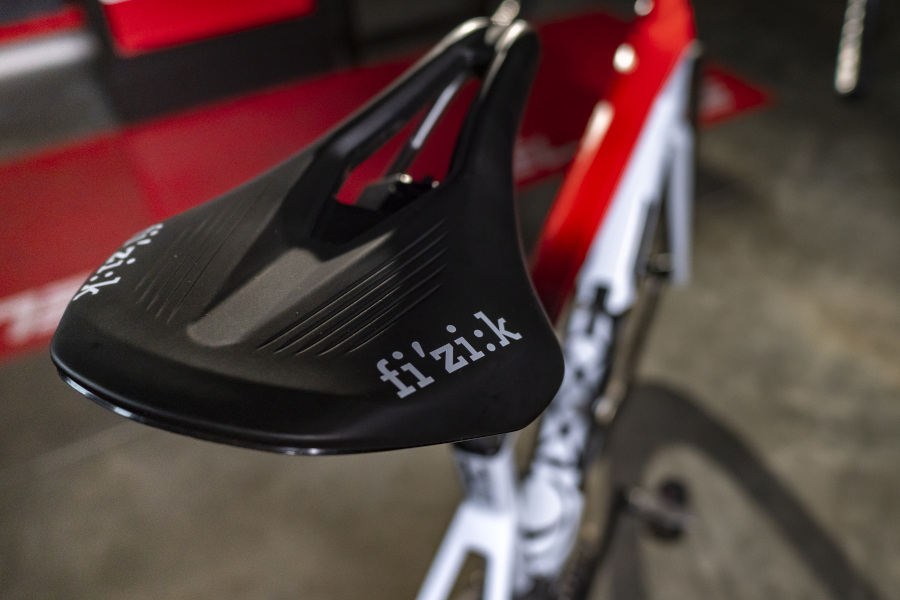 BMC Teammachine SLR01 AG2R Citroën Fizik