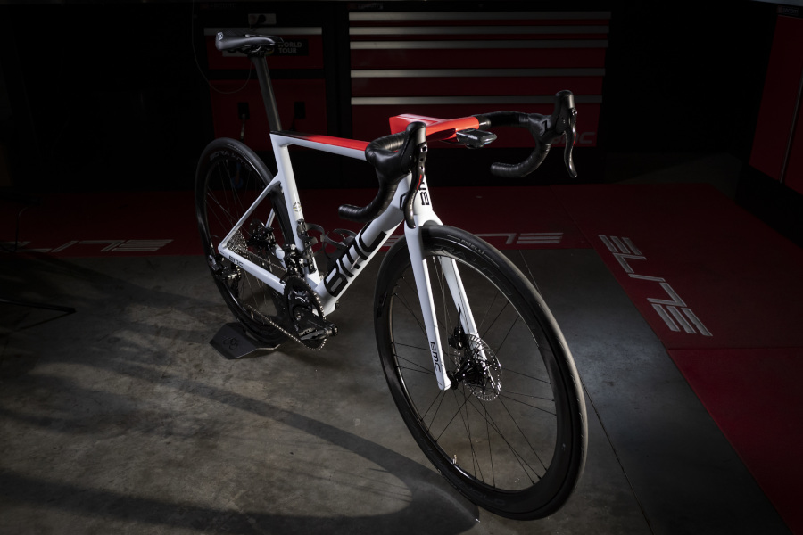 BMC Teammachine SLR01 AG2R Citroën bike