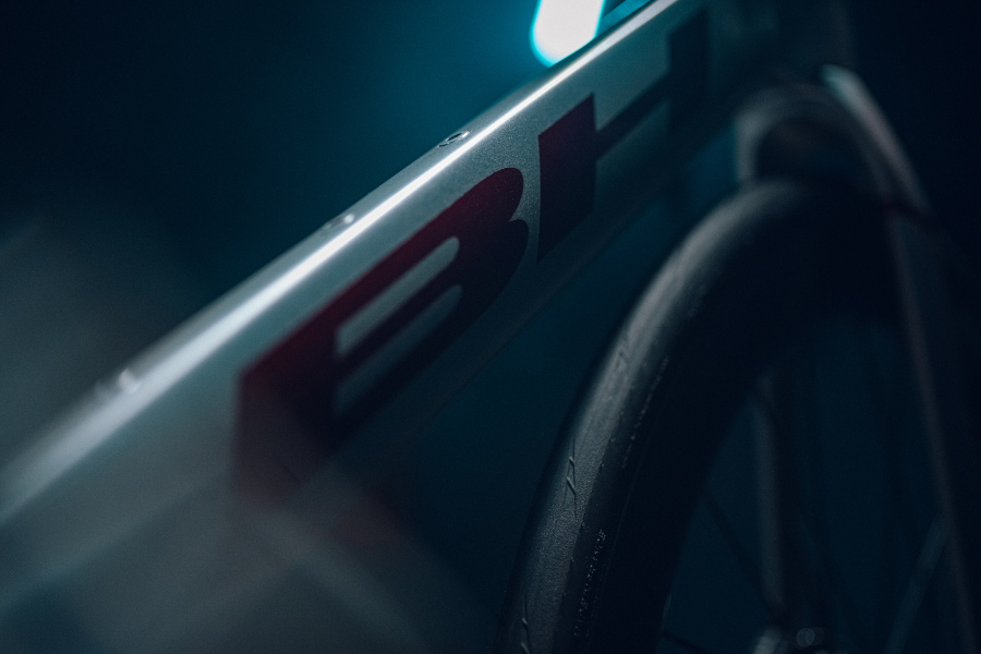 BH Aerolight carbon fiber