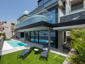 The One Luxury Apartments