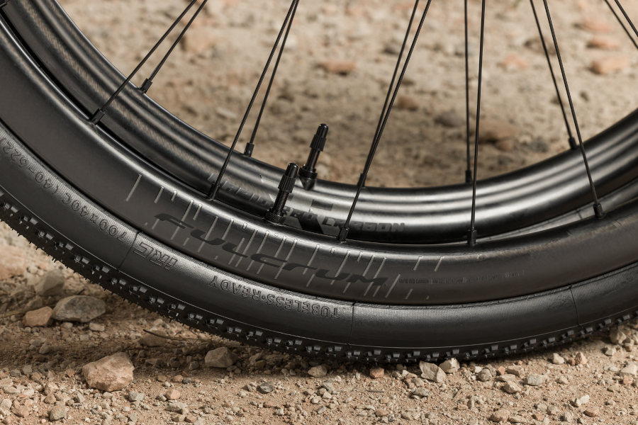 Fulcrum Rapid Red Carbon gravel