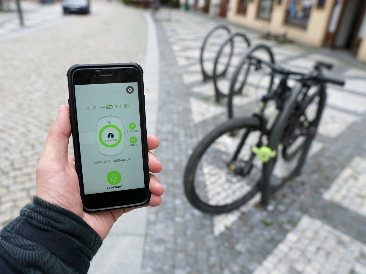 Pealock smartphone