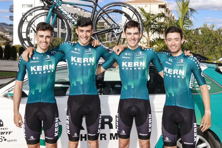 Equipo Kern Pharma 2022 ciclistas