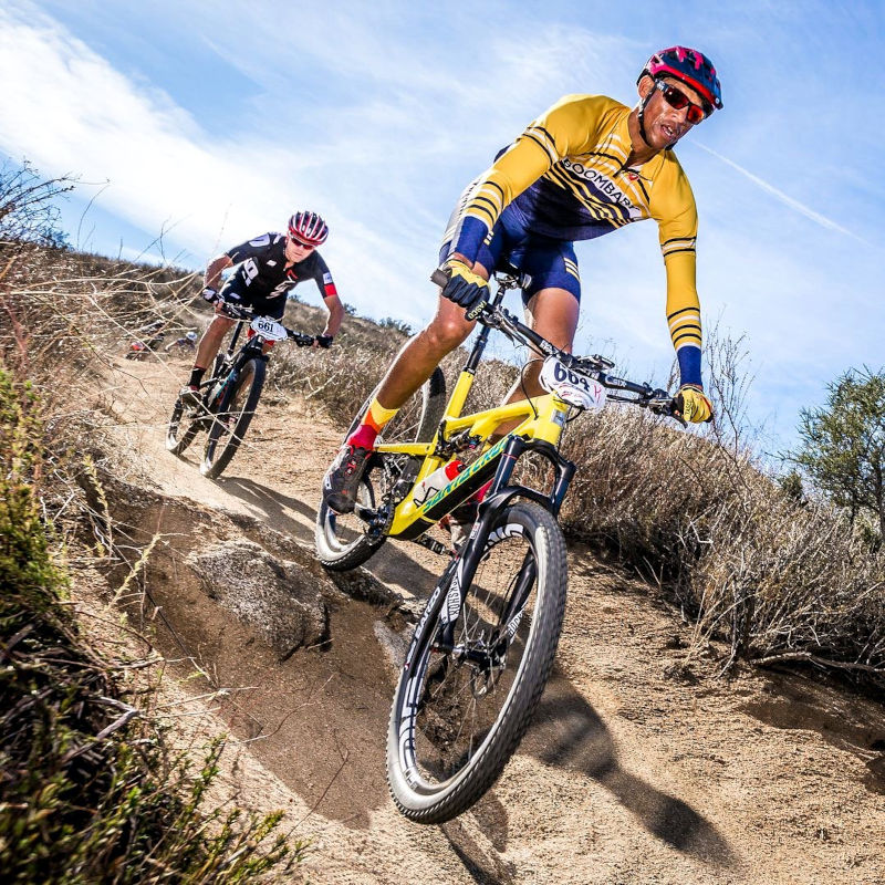 Reggie Miller rodando en su bicicleta
