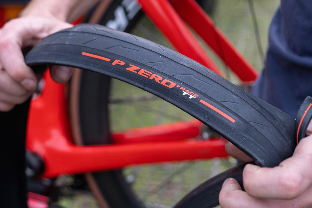 Pirelli P Zero Race TT cubiertas