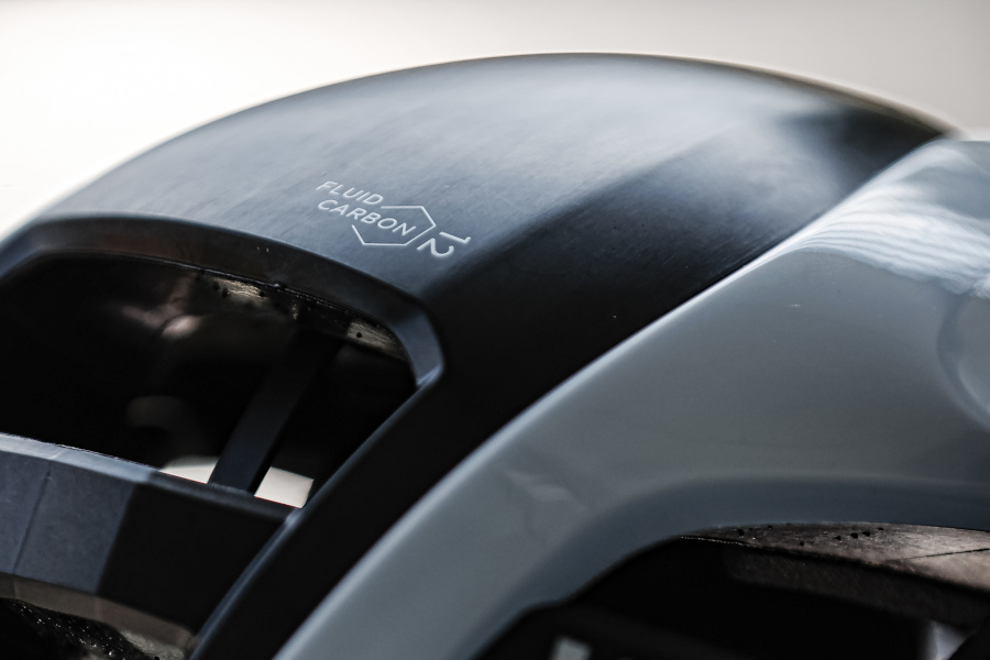 Kask Elemento Fluid Carbon 12