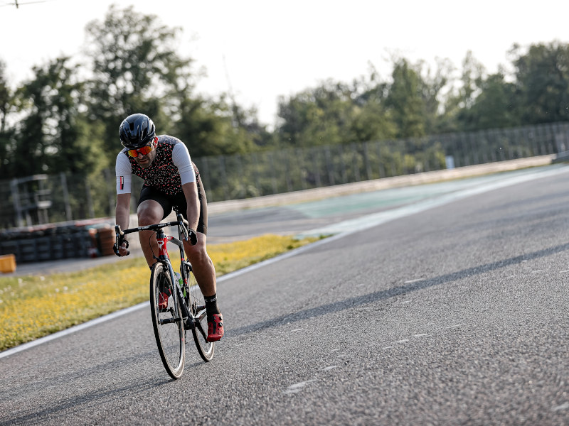 Kask Elemento test casco