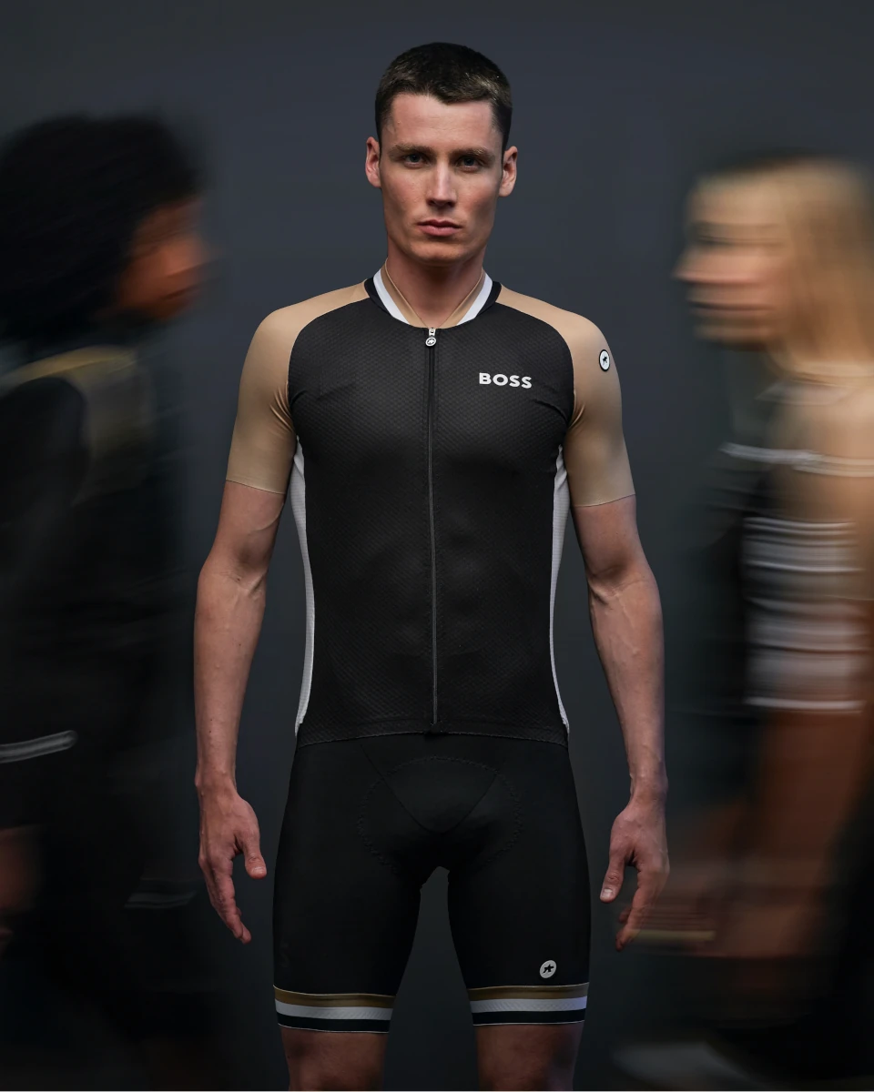 Boss x Assos Road man