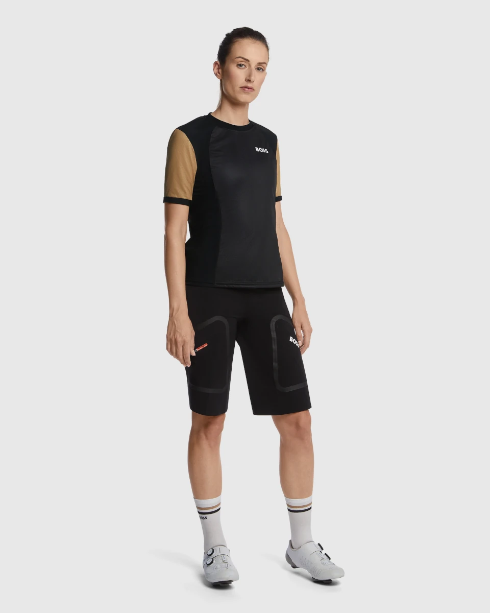 Boss x Assos ropa ciudad woman