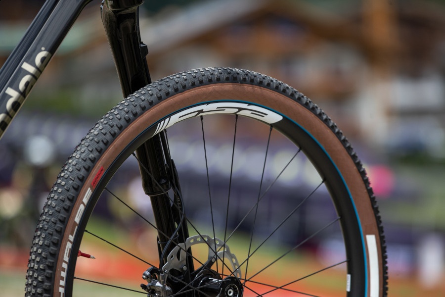 FSA KFX Carbon i25 wheels