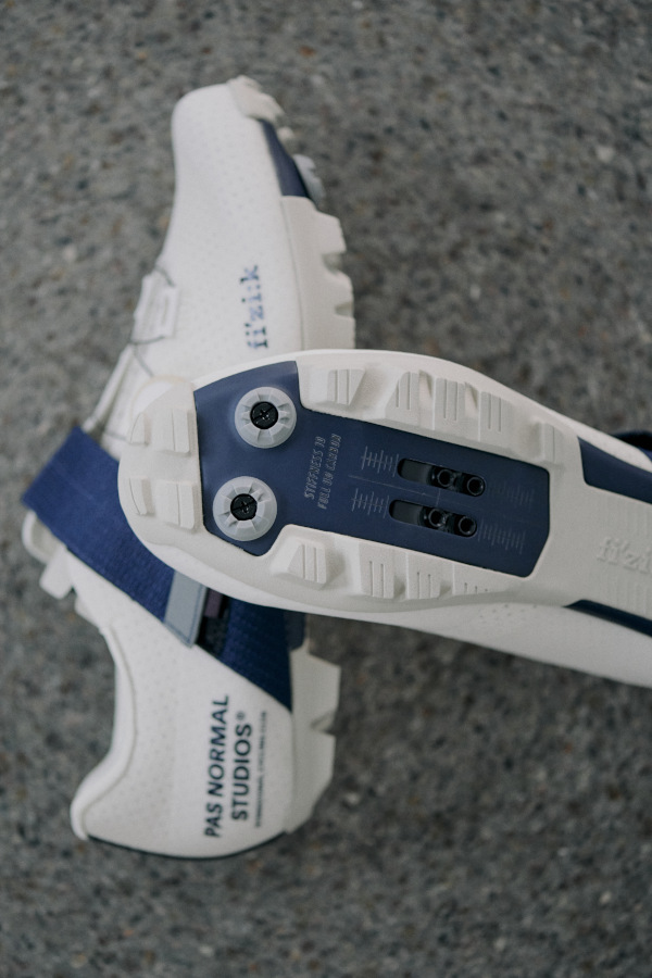 PNS x Fizik Ferox Carbon gravel
