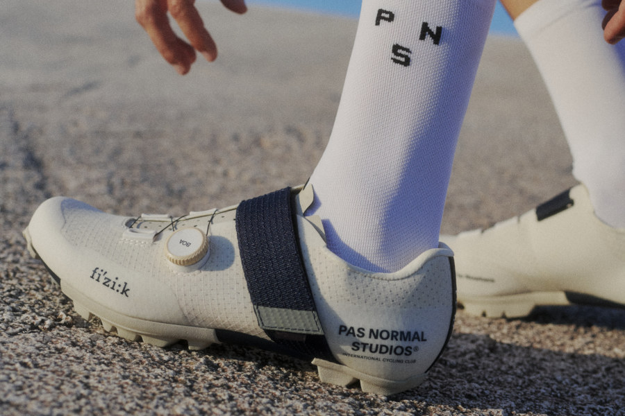 Pas Normal Studios x Fizik Ferox Carbon bike