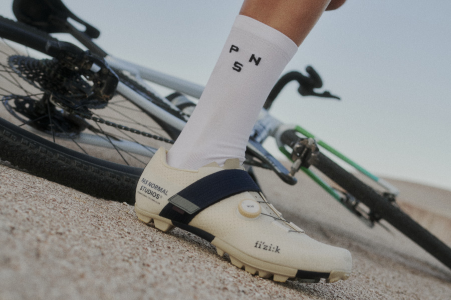 Pas Normal Studios x Fizik Ferox Carbon