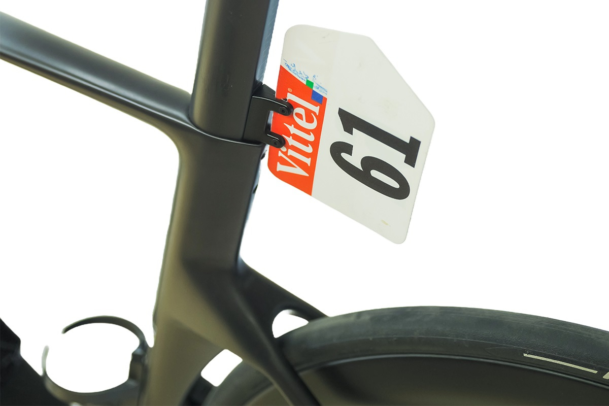 BMC TEAMMACHINE R 01 2024 plate holder