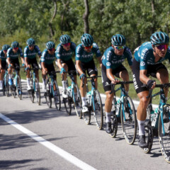 Kern Pharma y Euskaltel-Euskadi, invitados a La Vuelta 24