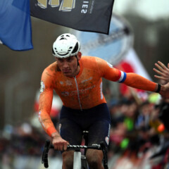 Van der Poel, campeón del mundo de ciclocross por sexta vez