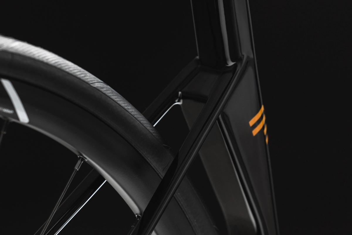 Basso Venta R rear triangle