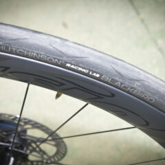 TEST: Neumáticos Hutchinson Blackbird