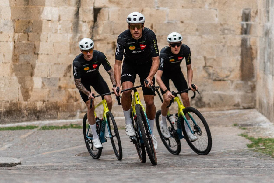 GVA Gold Gravel Team