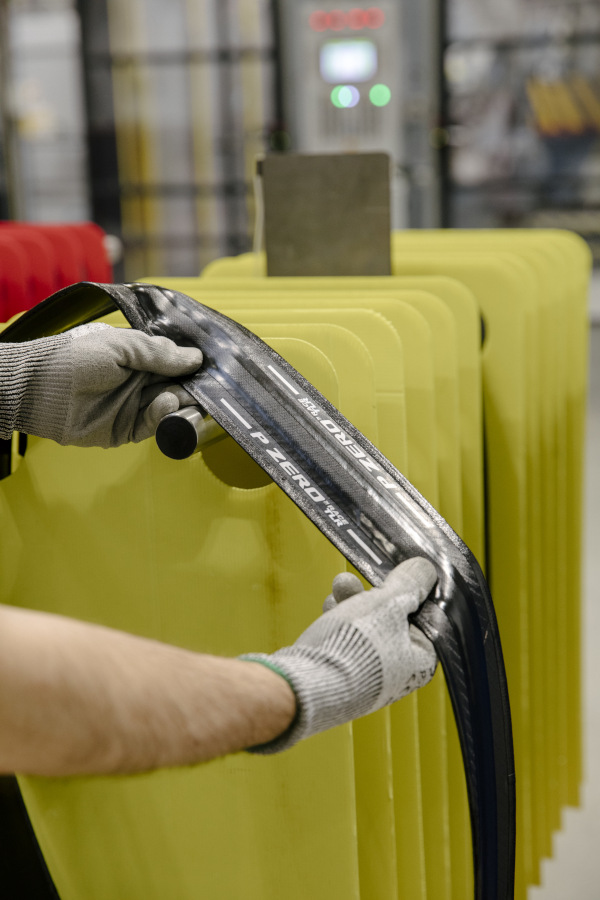 PIRELLI Bollate Uncred tyres ready for vulcanization
