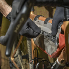Bolsas de bikepacking Assos x Ortlieb