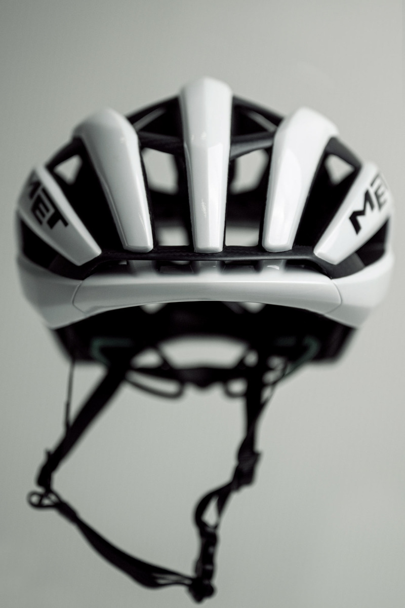 Met Trenta 3K Carbon Mips 2025