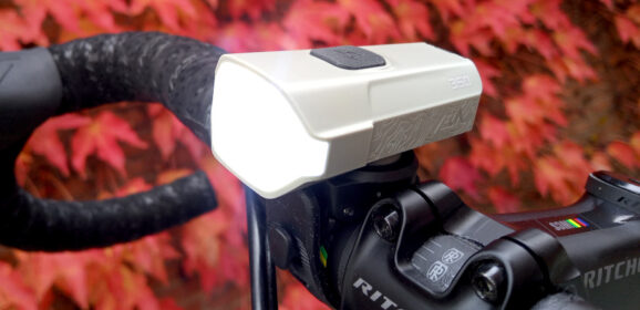 TEST: Luz delantera Moon Vela 350