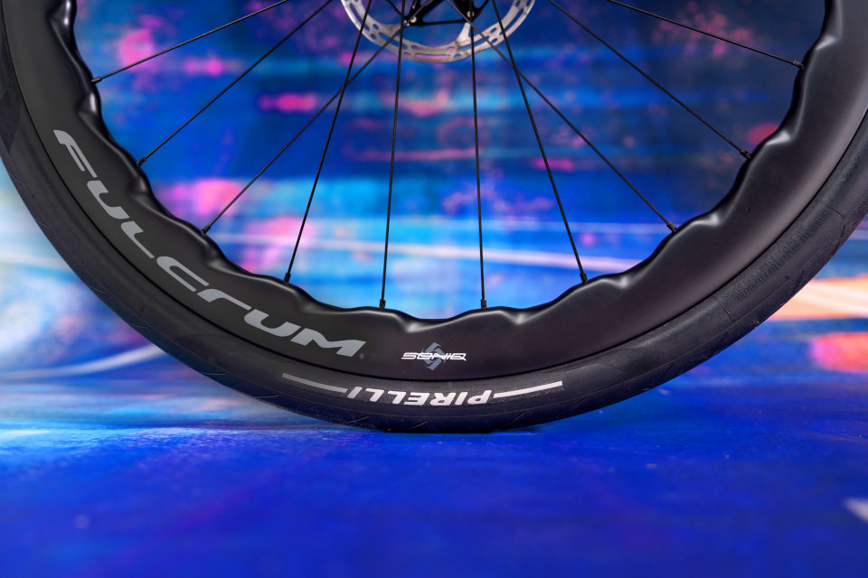 Fulcrum Soniq 42