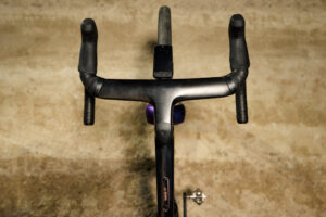 Bicicleta gravel BMC Kaius 01 Gen2 cockpit