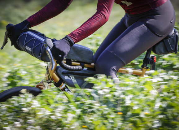 TEST: Bolsas de bikepacking Evoc