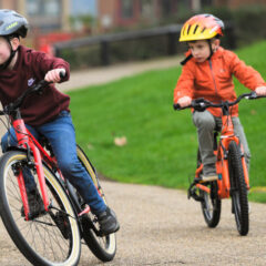 Casco de bicicleta para niños Lazer J1 KinetiCore