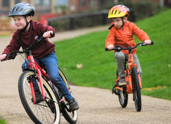 Casco de bicicleta para niños Lazer J1 KinetiCore