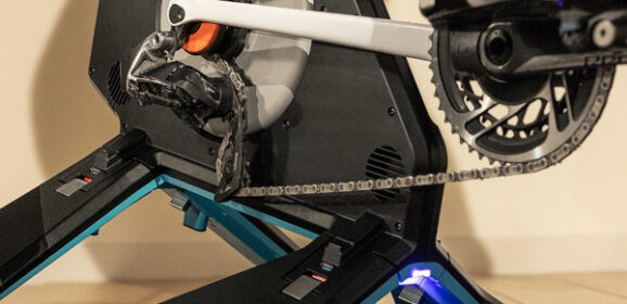 Home trainer Garmin Tacx Neo 2T con Zwift Cog & Click
