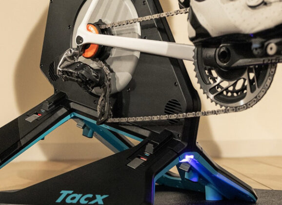 Home trainer Garmin Tacx Neo 2T con Zwift Cog & Click