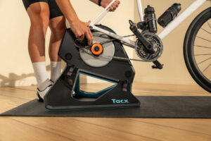 Tacx NEO 2T Zwift Cog Click home trainer