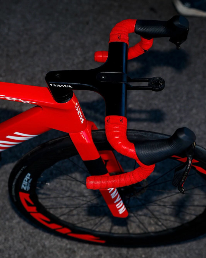 Canyon Aeroad CFR Movistar Team